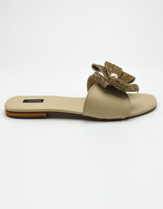 TWIST ON A CLASSIC.β (ALLURE 001)