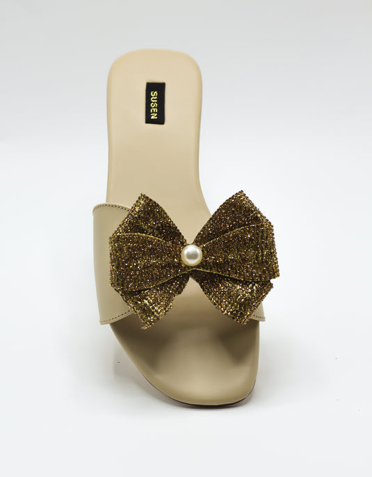 TWIST ON A CLASSIC.β (ALLURE 001)